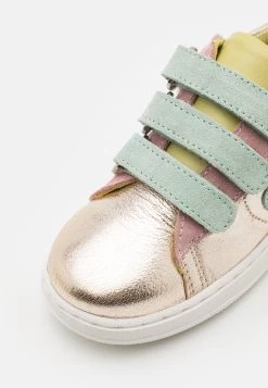 Friboo Leather - Sneakers Laag - Gold -Friboo 164df975b53f4aae85c0ea26263c4dcb