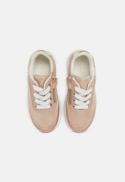 Friboo Sneakers Laag - Rose Gold 9 Friboo Sneakers Laag - Rose Gold -Friboo e2e3245d691f4110b39e472cba55e501